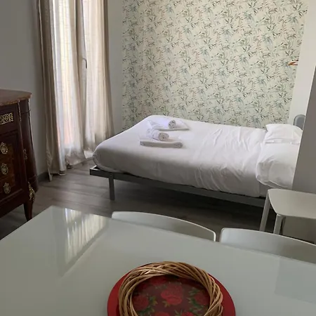 Caracciolo33 Lägenhet *