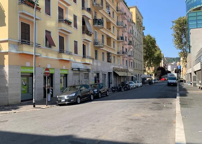 Apartment Caracciolo33 *